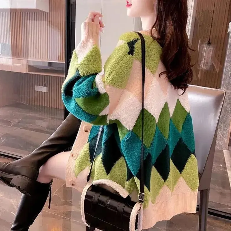 Chic Rhombic Contrast Sweater: Women's Loose Knitted Cardigan - Fashionable and Cozy Outwear