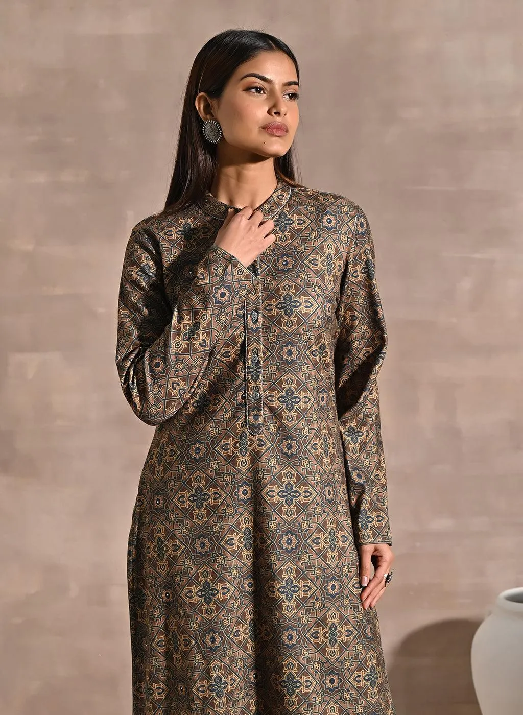 Green Geometric Print Woolen Kurta with Decorative Placket